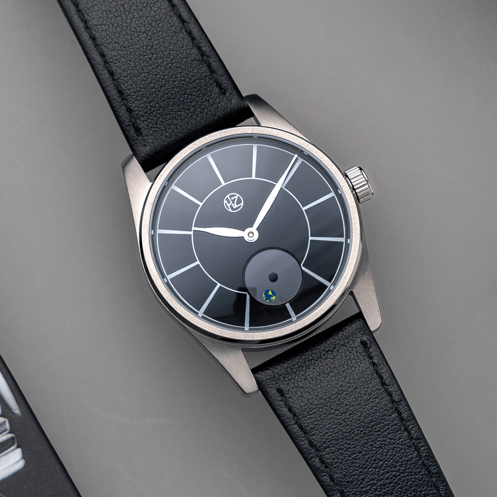 HZ – Blue Marble Hz.03, Black dial