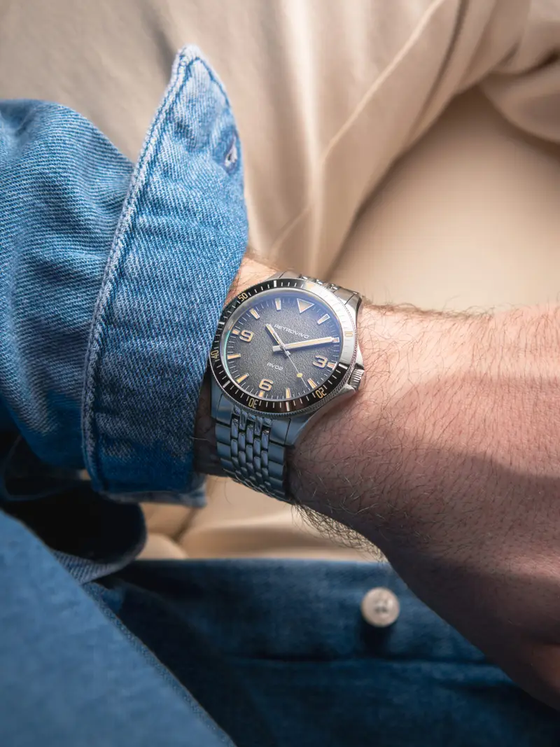 Retrovivo – RV02, The equally impressive Grey dial